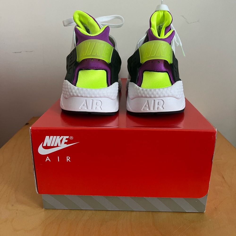Nike Air Hurache Brand New Size 10.5 - image 3